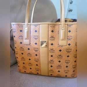 Authentic MCM Reversible Medium Visetos Tote Bag w/ Pouch